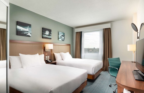 Heathrow Villages Hotel | Hilton Garden Inn London Heathrow Airport