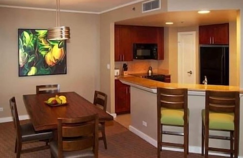 Waikiki Resort | Hilton Grand Vacation Club, All Towers, Honolulu!