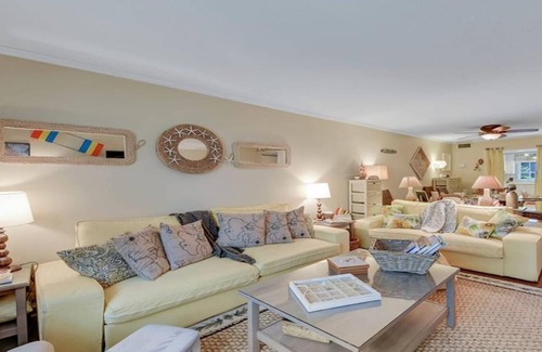 Harbour Town Villa | Hilton Head beach and golf condo!
