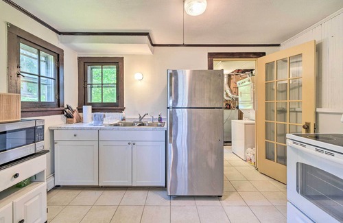 Hilton House | Hilton Lake Getaway w/Over-the-Water Deck!