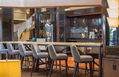Elizabeth Hotel | Hilton Newark Airport