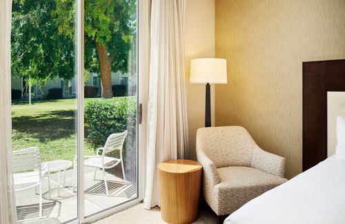 Oakland Hotel | Hilton Oakland Airport