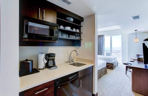 Northeast Virginia Beach Resort | Hilton Oceanaire Resort Escape – Oceanfront Bliss with Dual Oceanview Balconies!