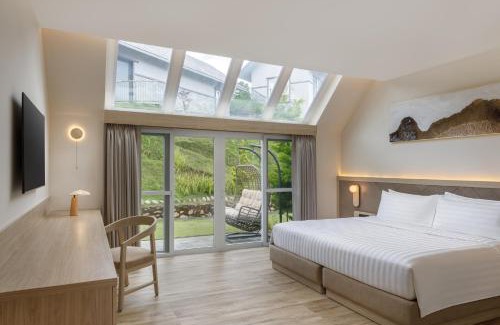 Pokhara Hotel | Himalayan Hideaway Resort Pokhara, The Centara Collection