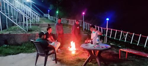 Tehri Range Resort | Himalayan Holidays Camp & Resort near Surkanda Devi