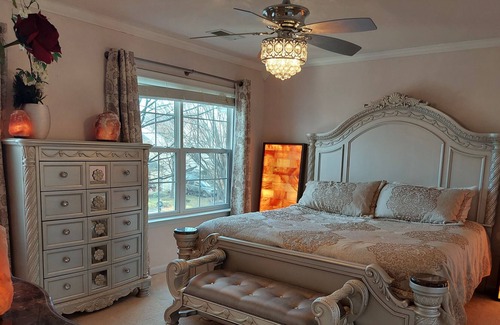 Culpeper House | Himalayan Salt Retreat - 3Br 2.5Ba
