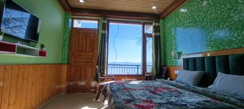 Theog House | Himalya Sun-Dawn