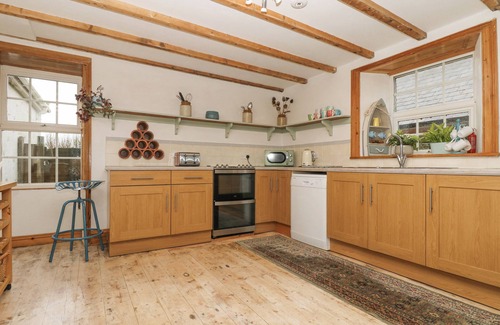 Helston Cottage | HINGEY FARMHOUSE, family friendly, with open fire in Gunwalloe