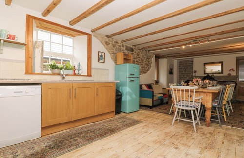 Helston Cottage | HINGEY FARMHOUSE, family friendly, with open fire in Gunwalloe