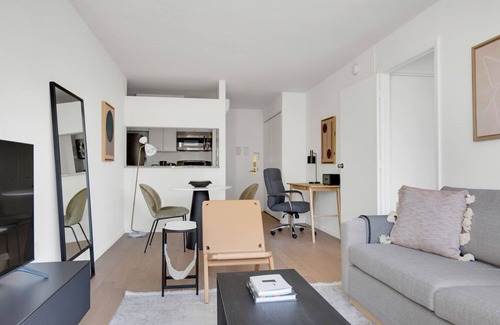Union Square Apartment | Hip Flatiron 1BR w/Elevator & Gym, near Union Square Park, by Blueground