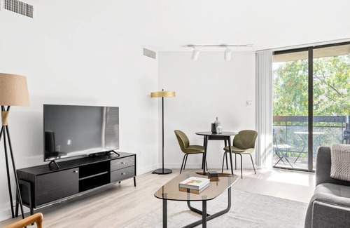 Foggy Bottom Apartment | Hip Foggy Bottom 1BR w/ W/D + Gym near Whole Foods by Blueground