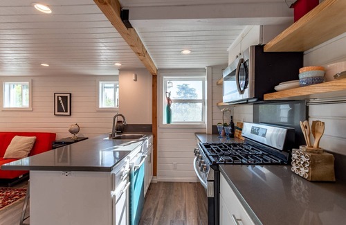 Hollywood Apartment | Hip Hollywood Hills Apt near Hollywood Bowl
