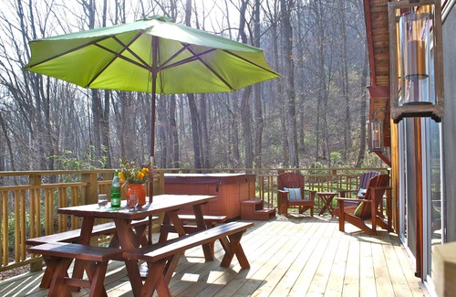 Swannanoa Cabin | Hip Little Cabin on the Hill with Hot Tub & Wi-Fi/Fantastic Location
