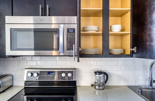 Mission Bay Apartment | Hip Mission Bay 1BR w/Gym & Pool, walk to Caltrain & Muni, by Blueground