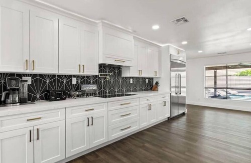Mesa House | Hip & Modern Oasis + Pool & Spa!nn