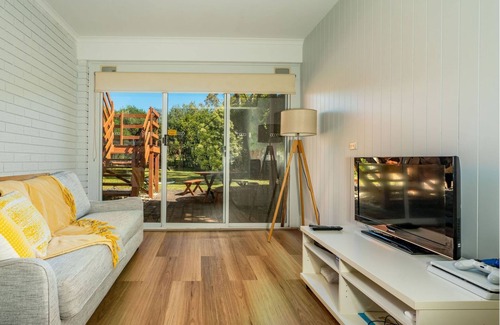 Inverloch House | Hip Nautic - 100 Metres to Beach
