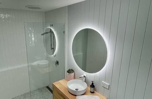 Inverloch House | Hip Nautic - 100 Metres to Beach