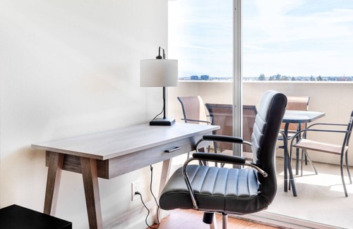 Central San Mateo Apartment | Hip San Mateo 1BR w/ W/D, Pool, Parking, walk to Caltrain, by Blueground