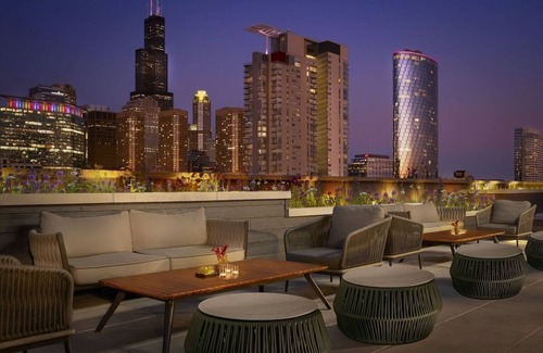 West Loop House | Hip Studio Near Willis Tower Skydeck - Enjoy an Unforgettable View