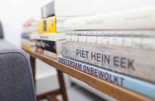 Haarlemmerbuurt House | hip & stylish apartment in center, near trainstation, 15 min walk