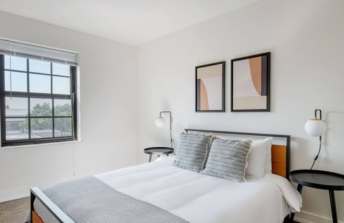 Uptown Apartment | Hip Uptown 1BR w/ Rooftop & Grills, nr Hospital & Beach, by Blueground