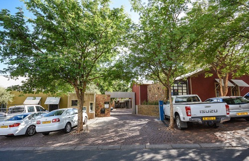 Windhoek Apartment | Hip & urban ☆ 5 Min to Joe's Beerhouse & CBD♥