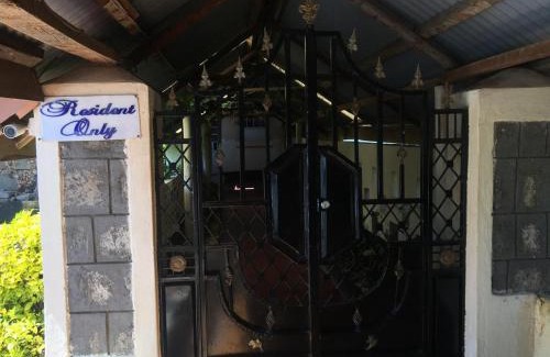 Central Province Cabin | Hippo Point BnB