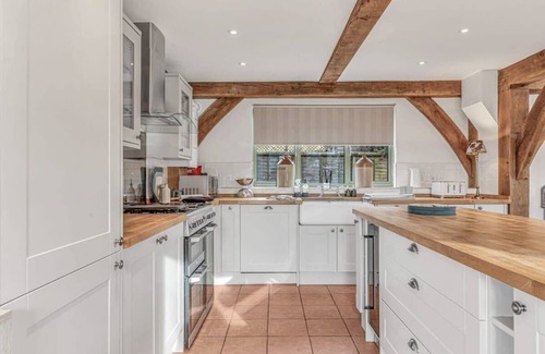 Chipping Campden House | Hiron's Piece With Hot Tub