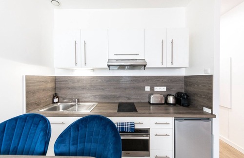 Gorge de Loup Apartment | Hirvi- recently renovated colorfoul cocoon - Valmy