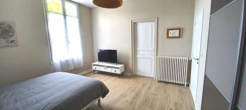 Saumur House | Histoire de Loire - DU BELLAY