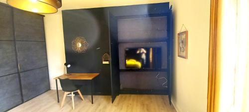 Saumur House | Histoire de Loire - Savennières sdb partagée