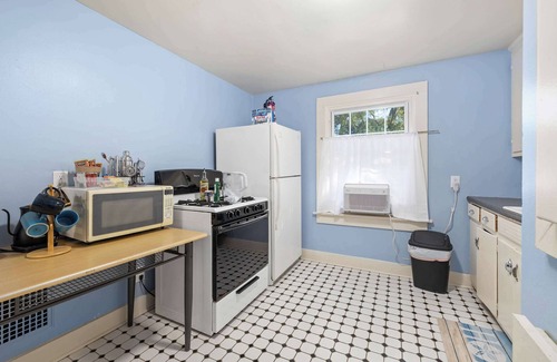 Fort Wayne Apartment | Historic 1 Bdr across from Lakeside Park