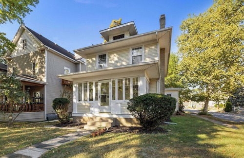 Fort Wayne Apartment | Historic 1 Bdr across from Lakeside Park