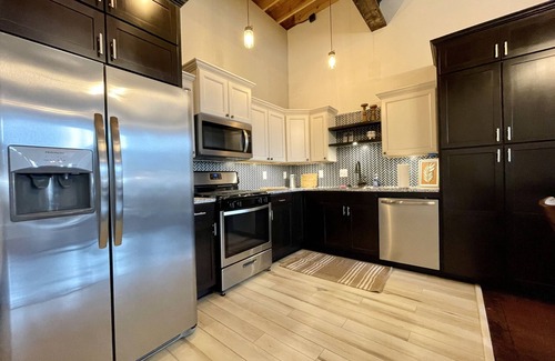 Mountain Home Apartment | Historic 1 bed 1 bath in 1920's Chevy