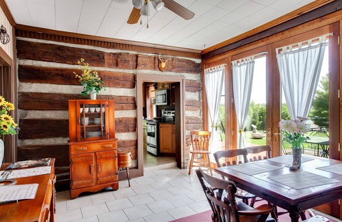 Fisherville Cabin | Historic 1847 Log Home with modern comfort. Near Louisville & Bourbon Trail