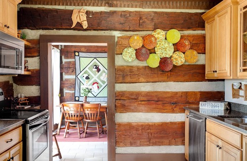 Fisherville Cabin | Historic 1847 Log Home with modern comfort. Near Louisville & Bourbon Trail