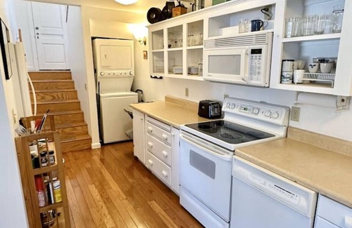 Bar Harbor Cottage | Historic 1850 Downtown Retreat [Driftwood Cottage]