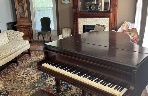Caledonia House | Historic 1856 Eversole Home Decorated with Period Furniture & Quilts