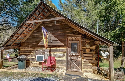 Murphy Cabin | Historic 1861 Log Cabin - In the heart of the Appalachians-Cobb Creek Cabins