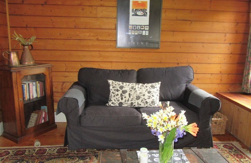 Port Fairy Cottage | Historic 1880's cottage romantic central open fire tastefully renovated