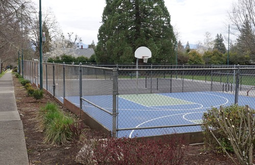 Grants Pass House | Historic 1912 Home with Park & Pickleball Across near DT Grants Pass