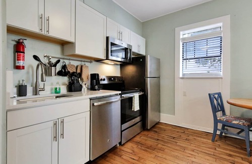 Tybee Island House | Historic 1930c Inn- 8BR/8BA Separate Suites All-in-One Sleeps 16! 400ft to Beach