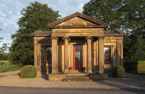 Skipton House | Historic 2 bedroom lodge with access to leading wellness retreat