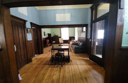 Corry House | Historic 2 Bedroom 2 Bath in Downtown