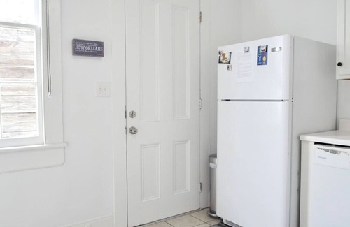 Irish Channel Apartment | Historic 2 Bedroom Home On Magazine St.