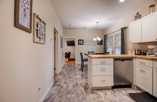 Cary House | Historic 2BR Retreat Walk to Eats Porch & Yard