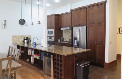 East Kootenay Apartment | Historic 3-Bedroom Charm, Hot Tub & Gym Access