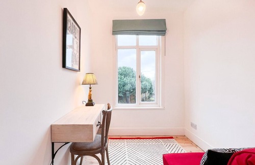 Greenwich West Condo | Historic 3-Bedroom Home in the Heart of Greenwich