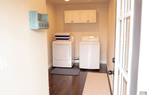 Old Town House | Historic 3-bedroom townhome in the heart of Old Town Tacoma with AC
