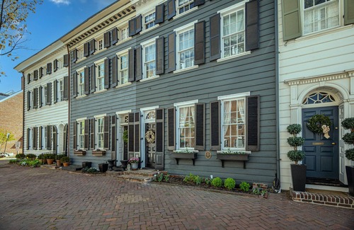 Old Town Alexandria House | Historic 4-bedroom Brockett's Row house in Old Town Alexandria